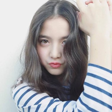 ������ɫ�ʺϾ��������� Ů������΢��ͷ�����