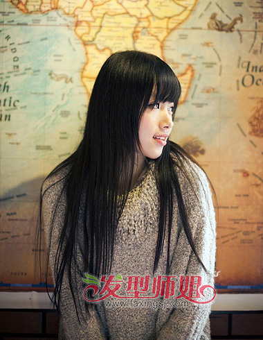 2014-12-15 09:11来源:发型师姐编辑:cherry 碎发的长直发发型带有一