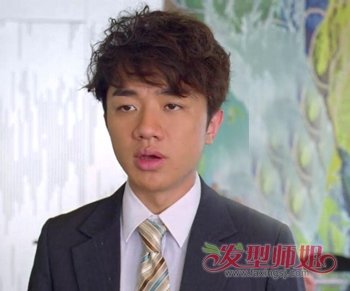 男生自然卷发适合做什么样的发型90后自然卷男生发型2