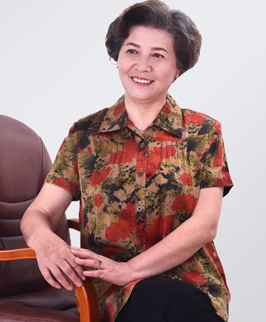中老年圆脸适合什么发型 中老年圆脸适合的烫发发型图片(4)