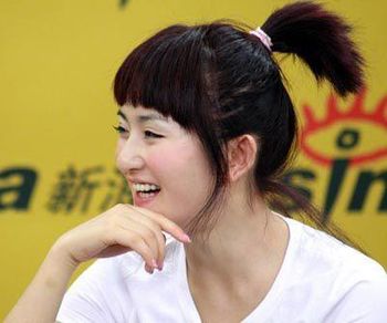 发型设计 女生直刘海短马尾发型图片(3)_发型师姐