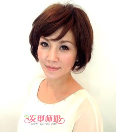 中年女性方脸短发发型图片 中年人方脸适合的短发发型