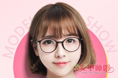 戴眼镜的人适合什么短发型 戴眼镜的女生短发发型