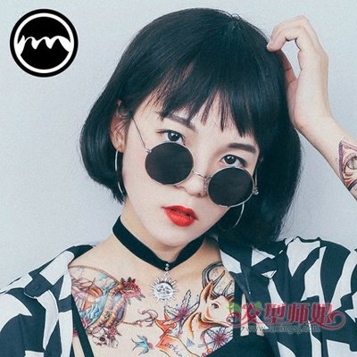 齐刘海时尚短直发发型