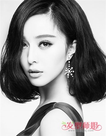 倒三角脸女生偏梳黑色 梨花头短发发型