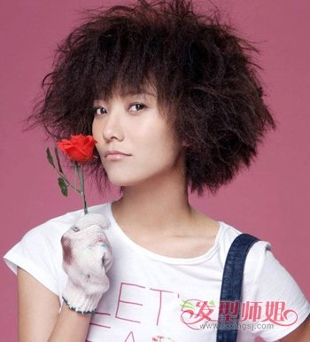 女生爆炸头短发发型图片 个性好看的中短发型(4)