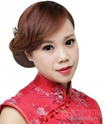 适合参加婚礼的中老年盘发发型 适合妈妈参加婚礼的盘发发型(3)