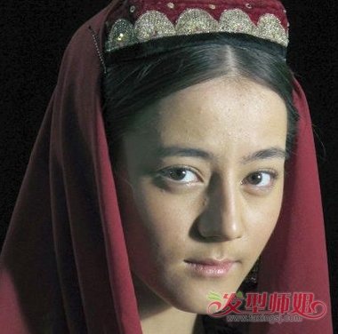 迪丽热巴四年前剧照发型 新疆妹纸常见编辫子发型