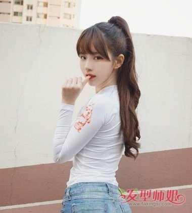 2018年女生扎马尾辫最个性的刘海 齐刘海扎马尾技巧