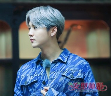 鹿晗天蓝色偏分 短发发型