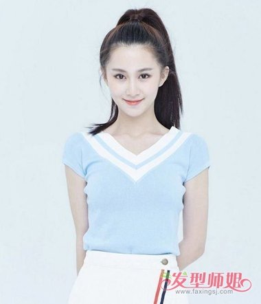 女生露额头扎 马尾辫发型