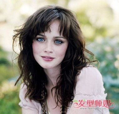 流行发型 明星发型 >> 欧美高额头女星发型 欧洲额头高美女适合的发型