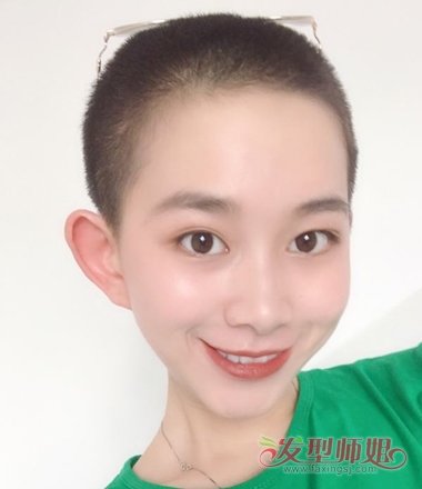 剃平头女生最新发型图片 不留长发才能做潮范儿刻痕图案