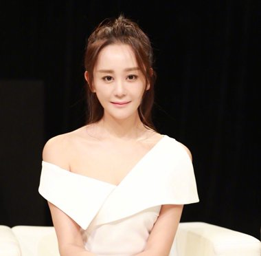 龙须刘海这么火去理发店能剪吗 理发店必剪的女生龙须