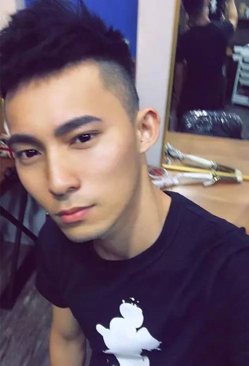 男生帅气耍酷风子弹头短发图片时尚超火的男士短头发帅风格发
