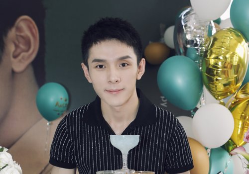 李佳琦的家才是九亿少女的梦 网红小生李佳琦喜欢什么