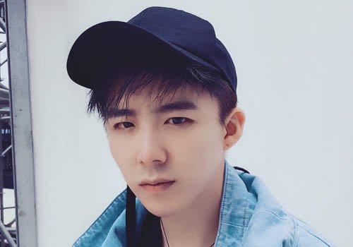 倒三角脸型男生适合什么发型90后倒三角脸男生刘海短发设计