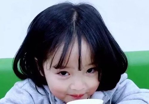小女孩空气刘海内扣短发发型
