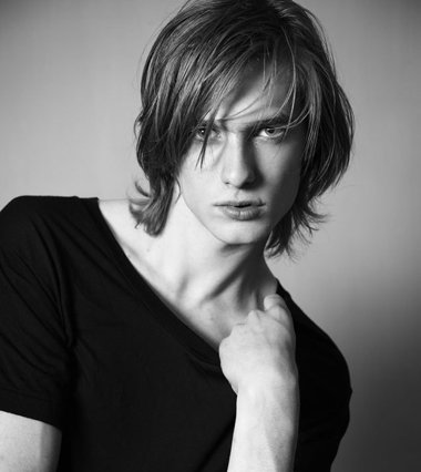 2016男生流行发型_2016男生流行发型颜色_今