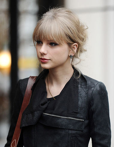 <em>35岁女性</em>适合<em>发型</em>_<em>35岁</em>减龄<em>发型</em>_<em>35岁</em>圆脸女