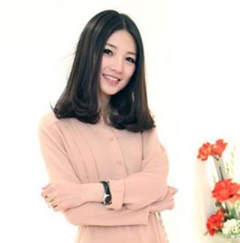 头发梨花烫黑色好看吗 齐肩黑色小卷梨花烫发型图片