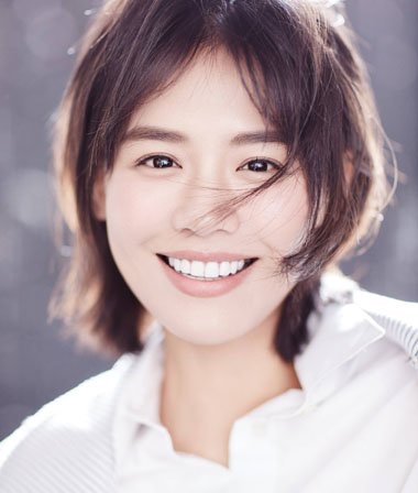 马思纯的标准式发型 中长发款式巧翻新超快