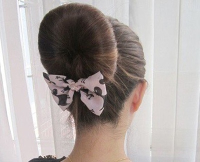 长头发如何盘成花苞头 花苞头盘头发简单好看的步骤