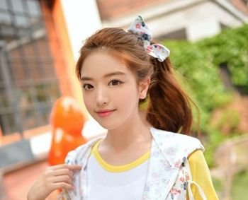 ��һ��Ů������ͷ��������� ͷ�����������л���