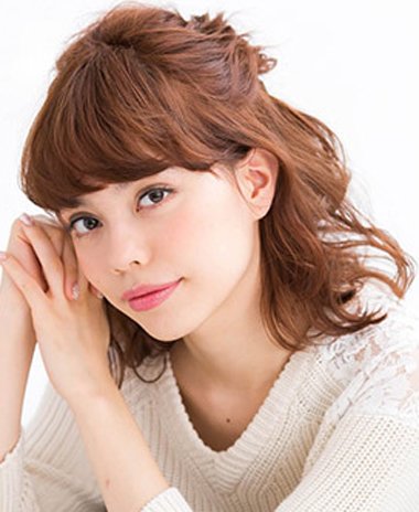 扎头发的方法_简单扎头发的方法视频图解步骤