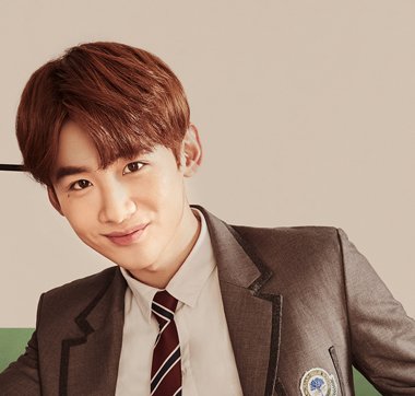 白敬亭刘海短发发型潮到爆 小鲜肉们都在梳