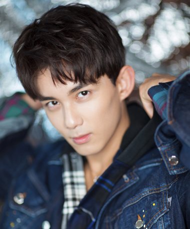 男生斜刘海发型_男生斜刘海发型设计_男生斜