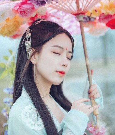 中国古代女子可不存在剪头发的传统,因为遵循的是身体发肤受之父母