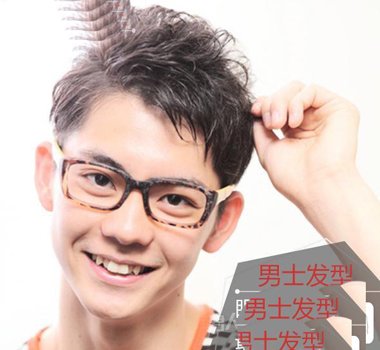 ���۾�˧���ɾ����������� ��ѧ����Ƭ˧����������