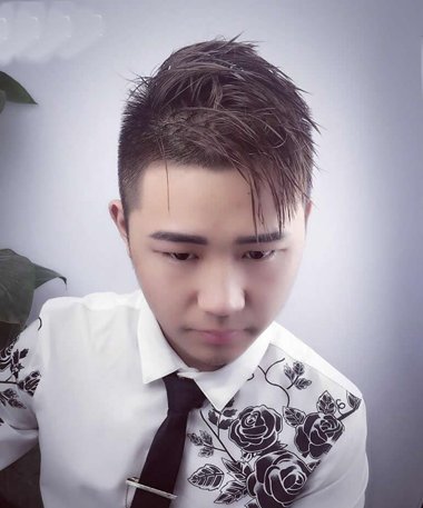 脸小应该配什么样的头型比较好男生 脸小男士中发