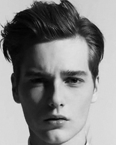 男士三七分斜背头梳发 怎么吹时尚发型