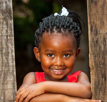 儿童小脏辫怎么编 女孩小脏辫彩绳编法图片