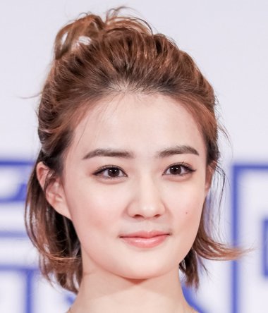 丸子头的扎法图解_简单丸子头的扎法图解_无刘海丸子头的扎法图解