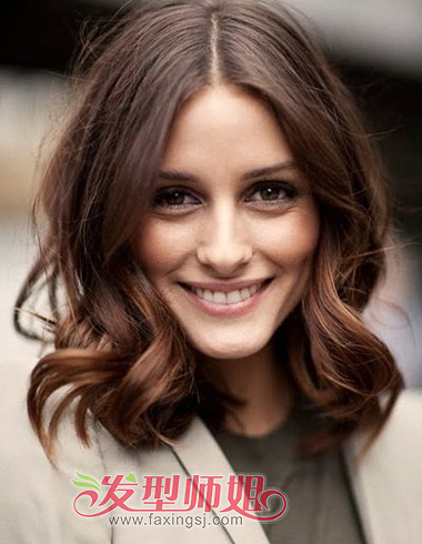 气质中分+中长发 让发型更修颜更吸睛