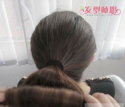 长头发如何盘成花苞头 花苞头盘头发简单好看的步骤