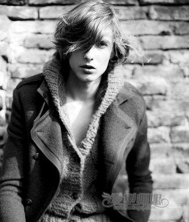 男生长发戴帽子发型 男生长发怎么打理