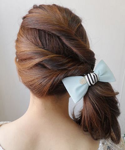 中长发齐刘海侧马尾辫的扎法 中长发侧扎马尾辫