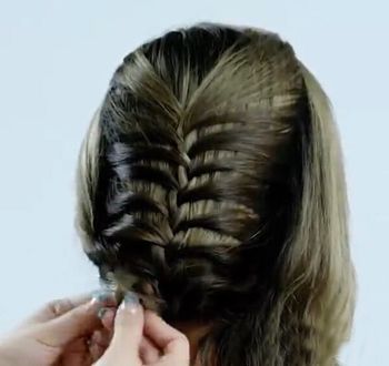 中年妇女长发盘发示范 中年女性盘发发型图片