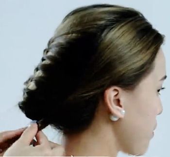 中年妇女长发盘发示范 中年女性盘发发型图片