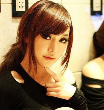 斜刘海的发型怎么弄 长到下巴的斜刘海发型图片