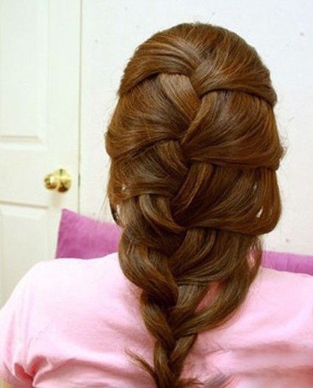 四股蜈蚣麻花辫编发 四股蜈蚣辫的编法图解