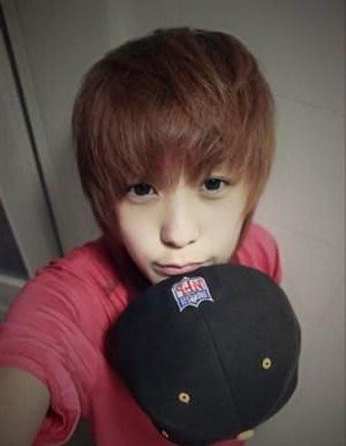 男士染发西瓜头图片 男西瓜头做蓬松