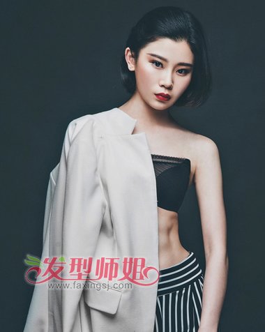 女士黑色短头发发型图片女生黑色气质短发发型4