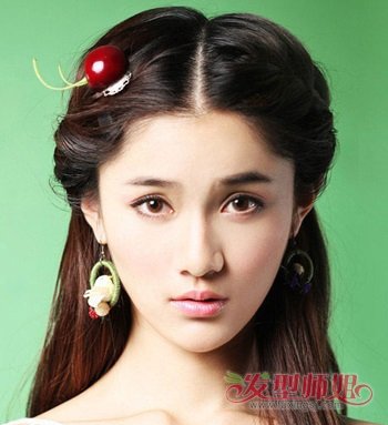 矮个子适合的梳公主头发型 矮个子女生发饰哪种好看