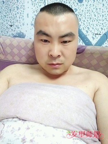 旁边和后面剃光去留上面是什么发型 头发两边剃光的发型