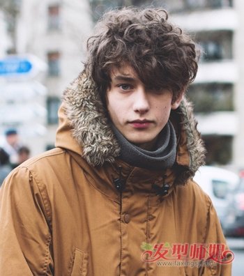 2018现在的男生方脸都有什么发型 小方脸男生适合的发型